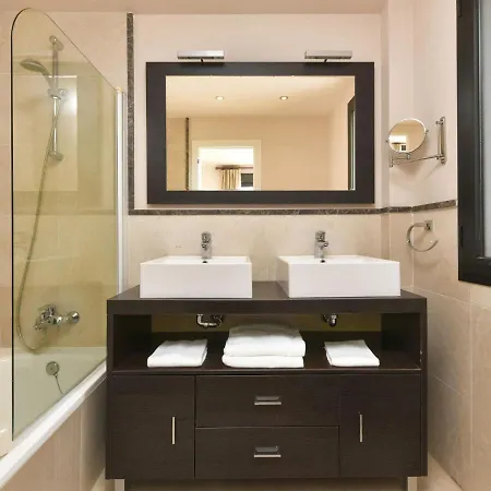 Apartment 3 Bedrooms In Coast By Interhome *